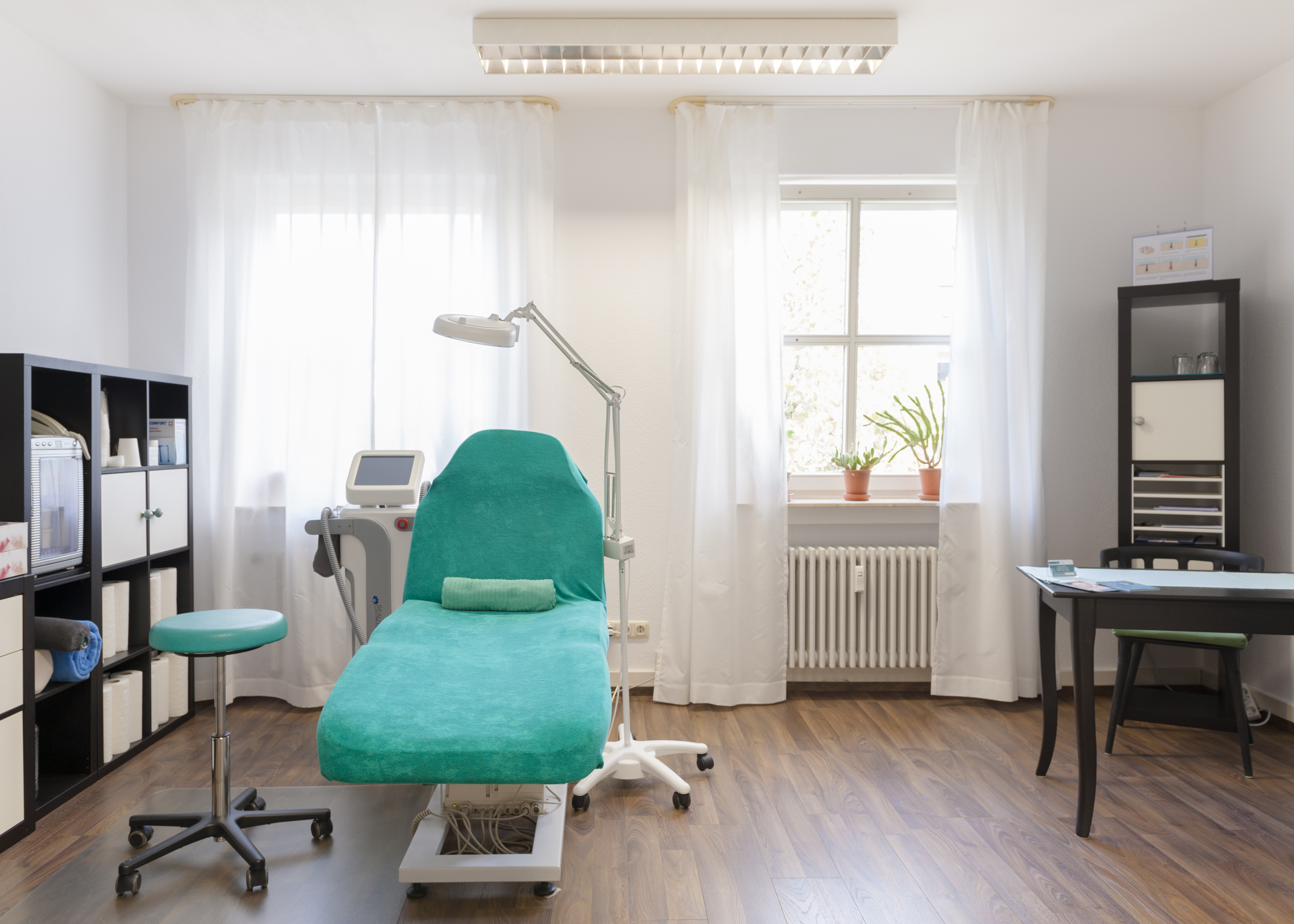 Wartebereich HaarFrei Trier – Studio Südallee Trier