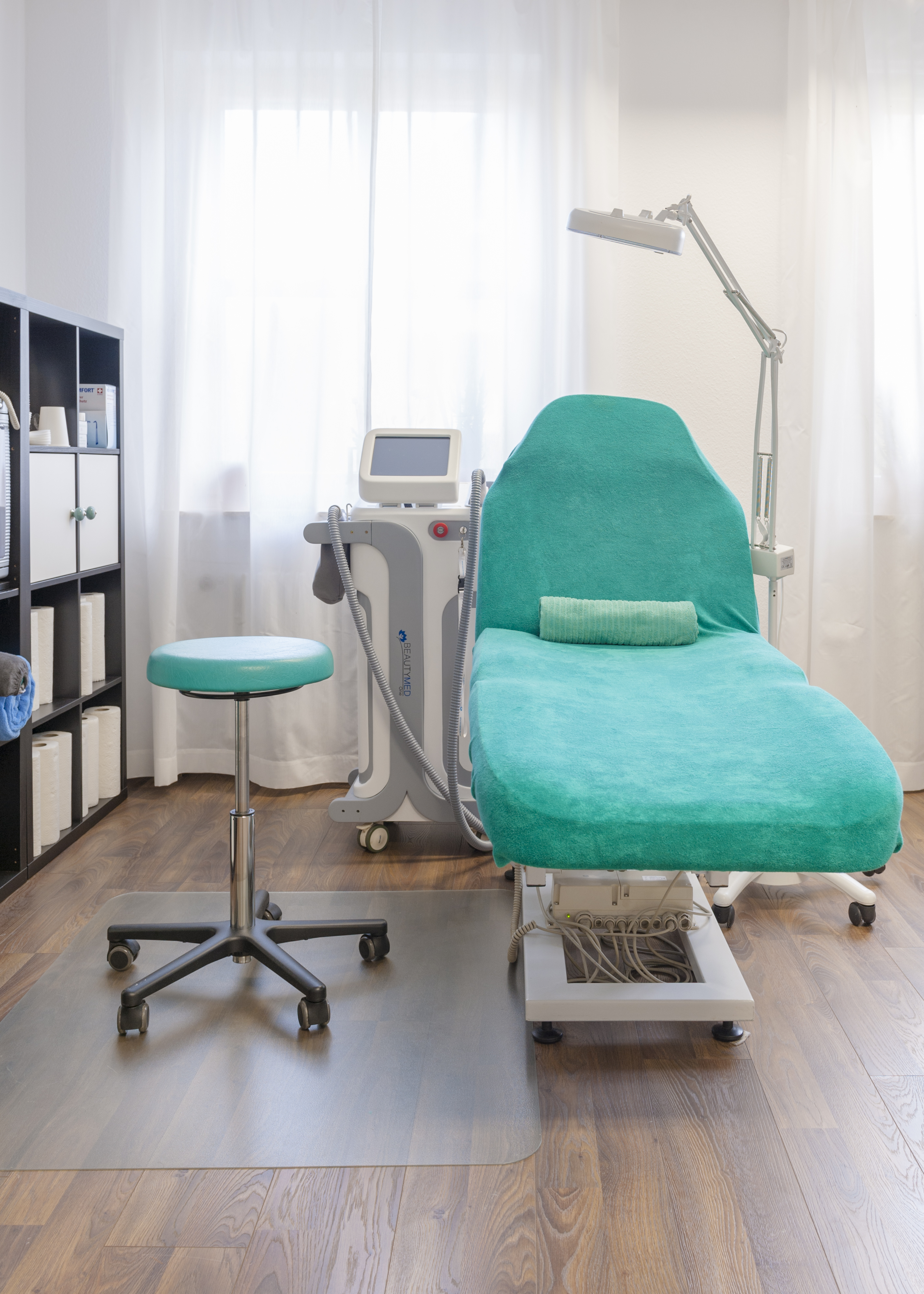 Behandlungsliege HaarFrei Trier – Laser Haarentfernung